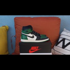 Jordan 1 Retro High OG Pine Green